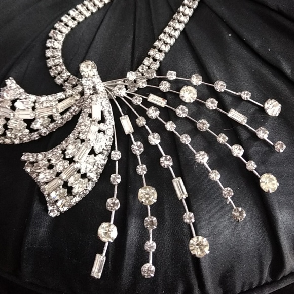 Glorious Hollywood holiday season bling - Picture 2 of 5